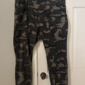 Camo Skinny Pants